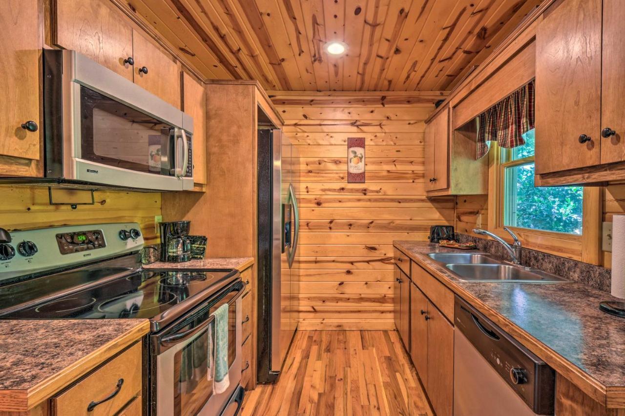 The Georgia Peach Cabin 8 Mi To Dwntn Helen Clarkesville Exteriör bild