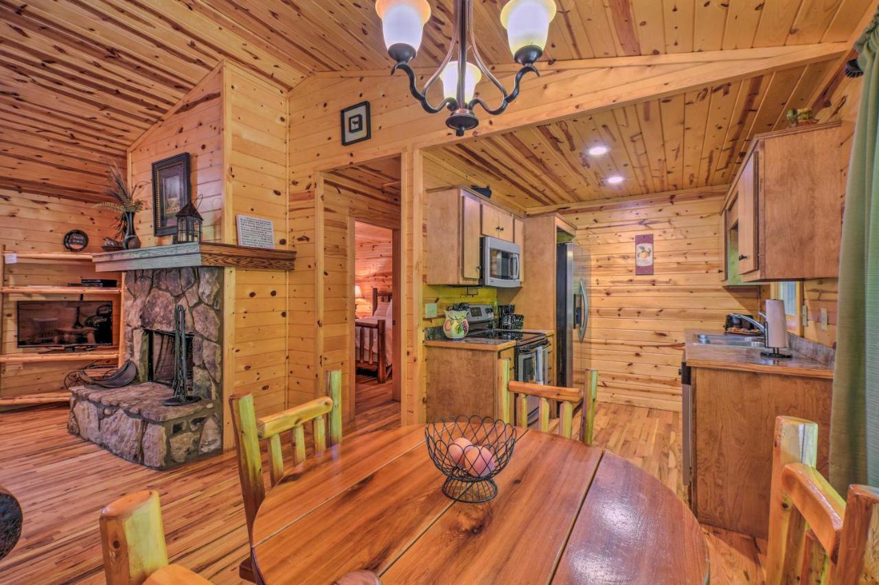 The Georgia Peach Cabin 8 Mi To Dwntn Helen Clarkesville Exteriör bild