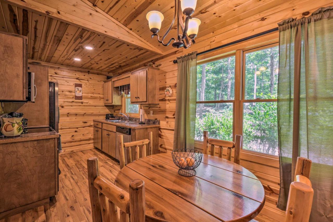 The Georgia Peach Cabin 8 Mi To Dwntn Helen Clarkesville Exteriör bild