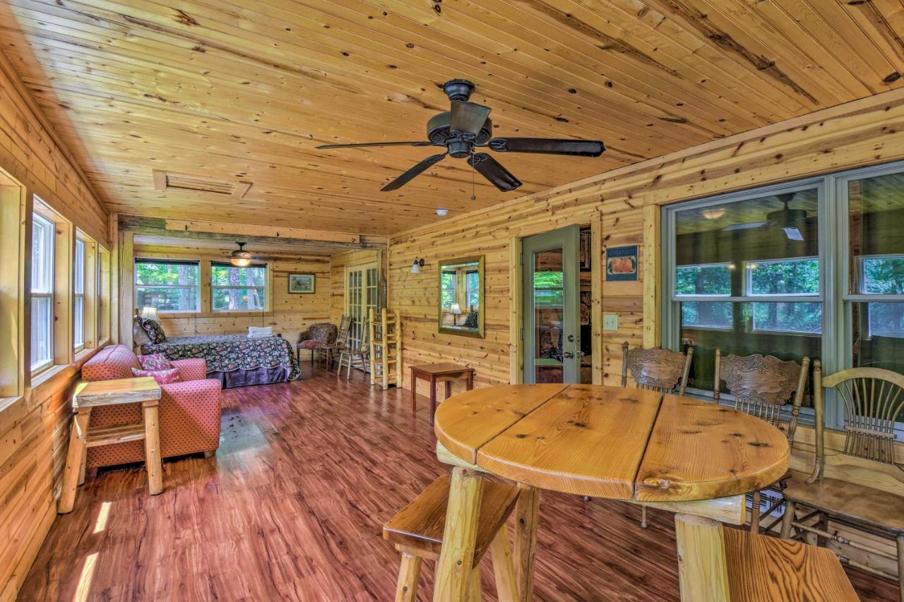The Georgia Peach Cabin 8 Mi To Dwntn Helen Clarkesville Exteriör bild