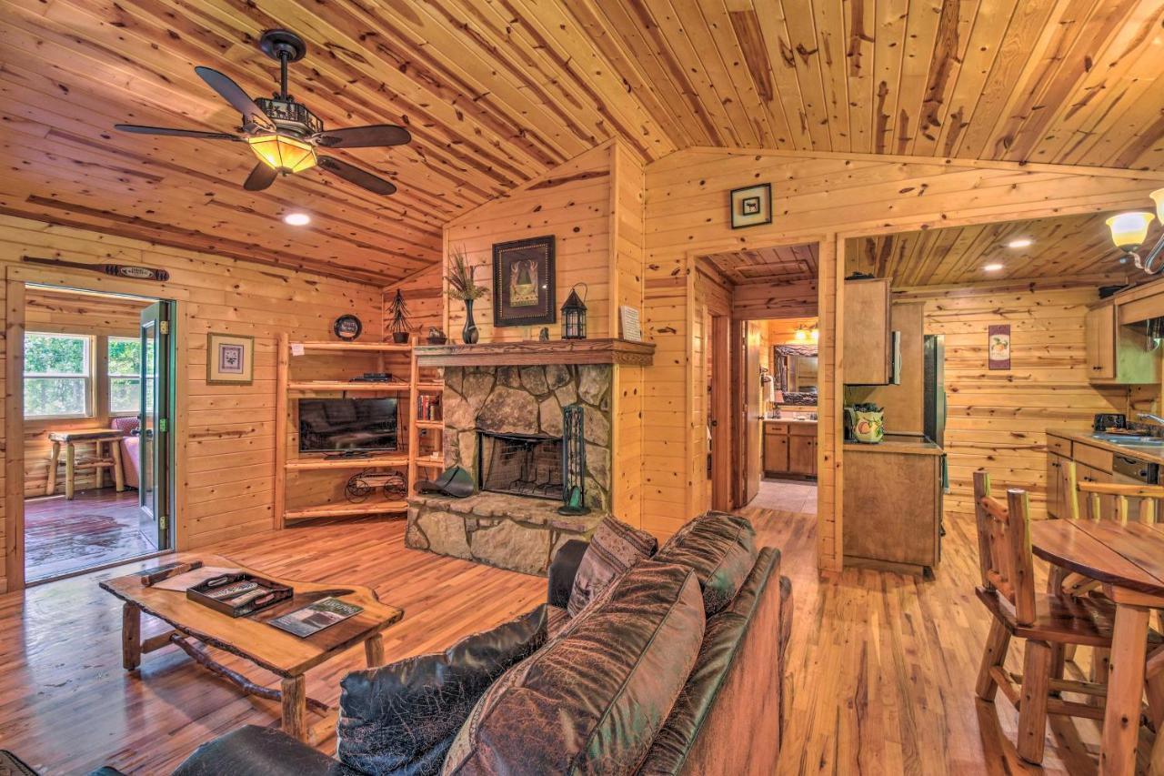 The Georgia Peach Cabin 8 Mi To Dwntn Helen Clarkesville Exteriör bild